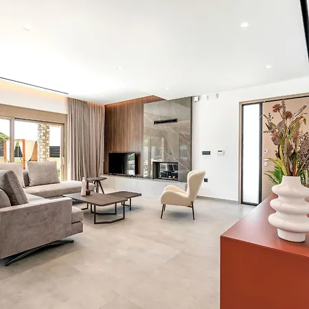 Ruby Paradise By Interhome